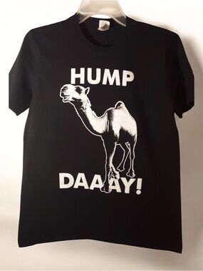 NWT Black Graphic 'HUMP DAAAY!' Camel T-Shirt XL